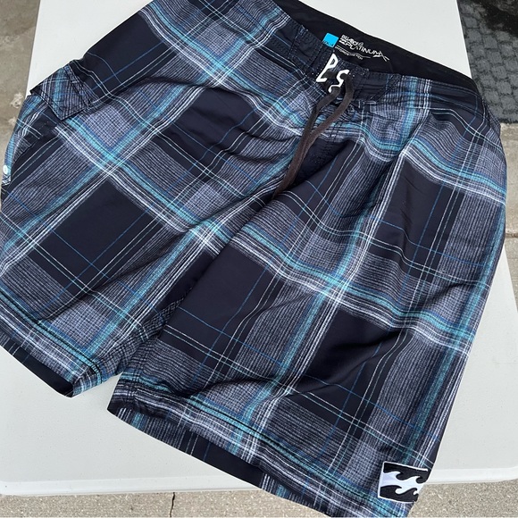 Billabong Men’s Swimsuit - Picture 1 of 5